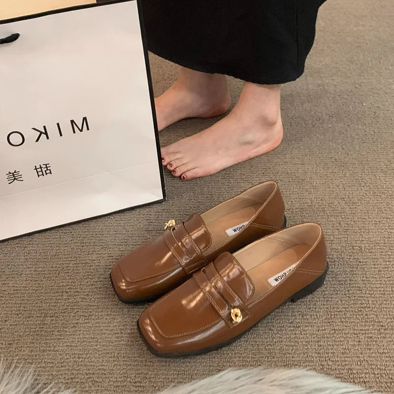 Chic Orthopedic Loafers with Unique Design