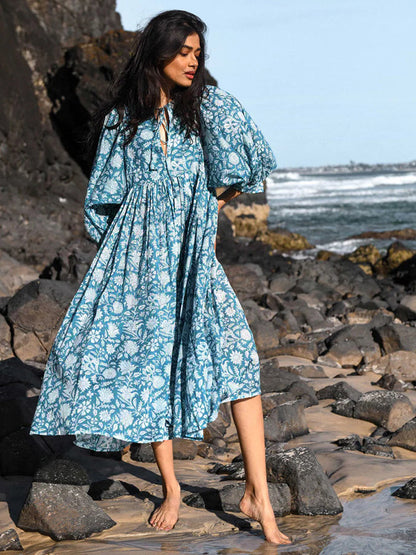 Beautifully Finished Dress in a Timeless Design