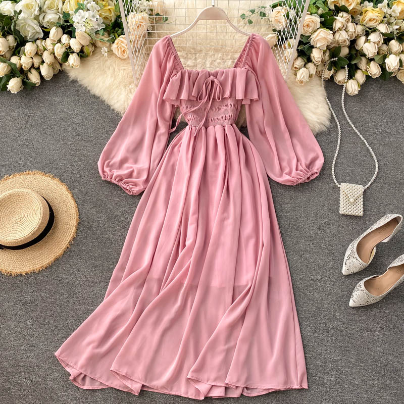Beautifully Finished Dress in a Timeless Design