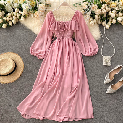 Beautifully Finished Dress in a Timeless Design