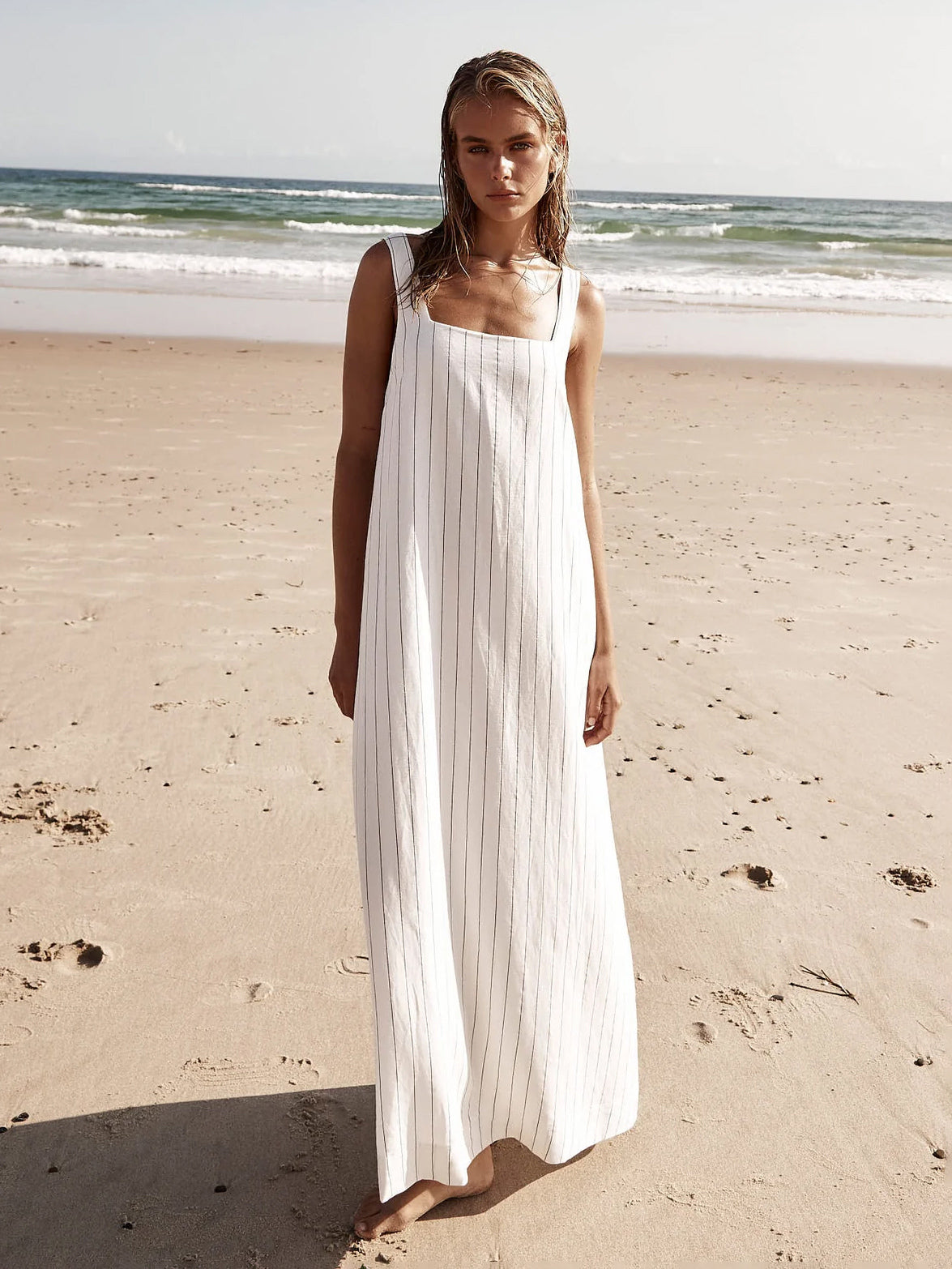 Well Tailored Dress with a Graceful Silhouette