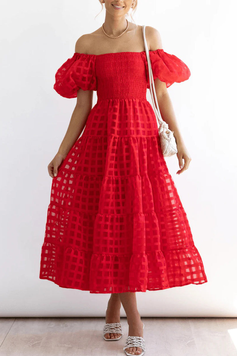Well Tailored Dress with a Graceful Silhouette