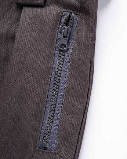 Effortlessly Elegant Pants with a Timeless Design