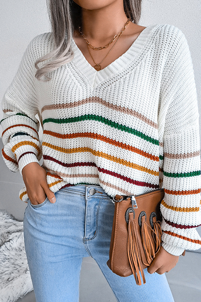 Effortlessly Elegant Sweater with a Timeless Design