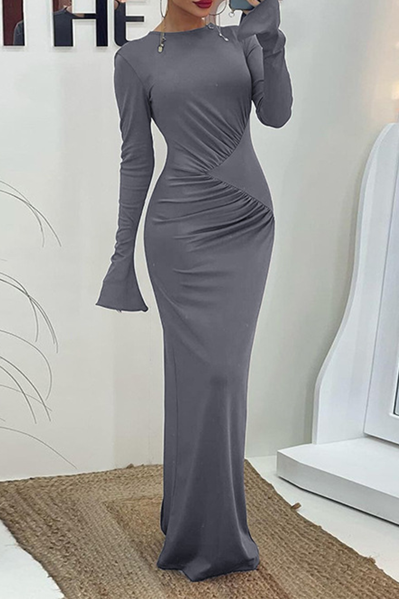 Well Tailored Dress with a Graceful Silhouette