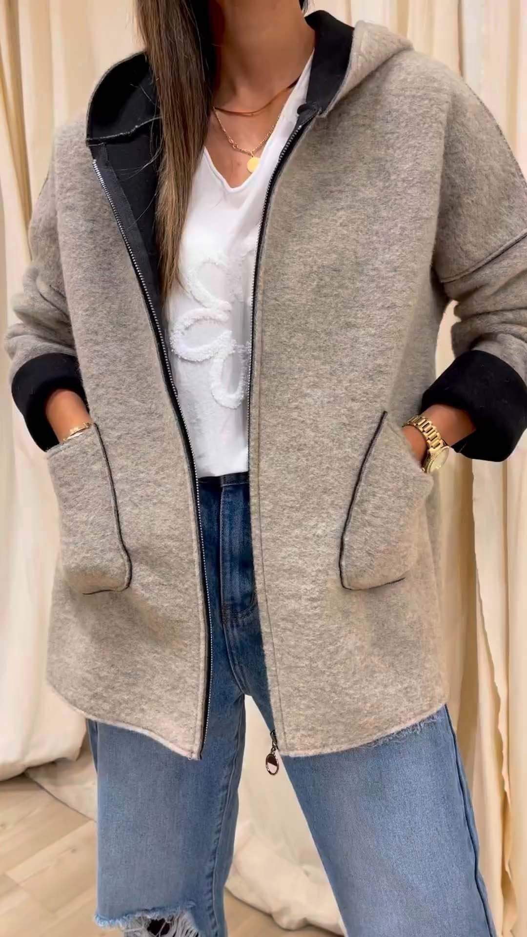 Well Tailored Jacket with a Graceful Silhouette