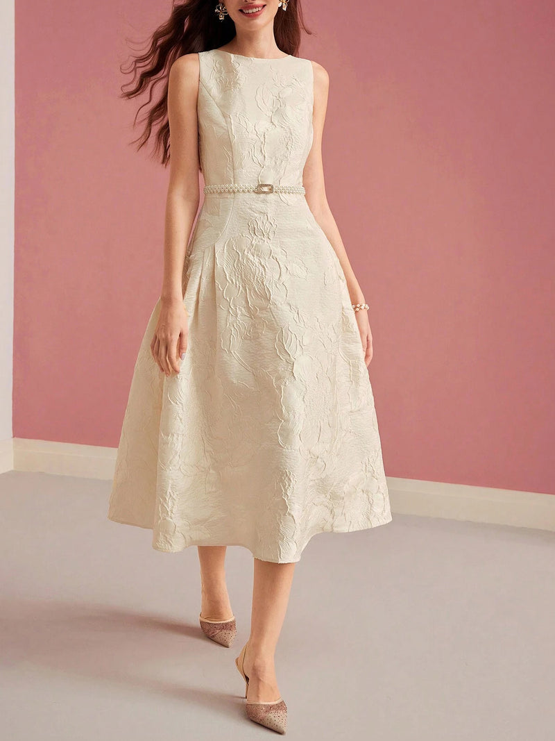 Beautifully Crafted Dress in a Classic Style