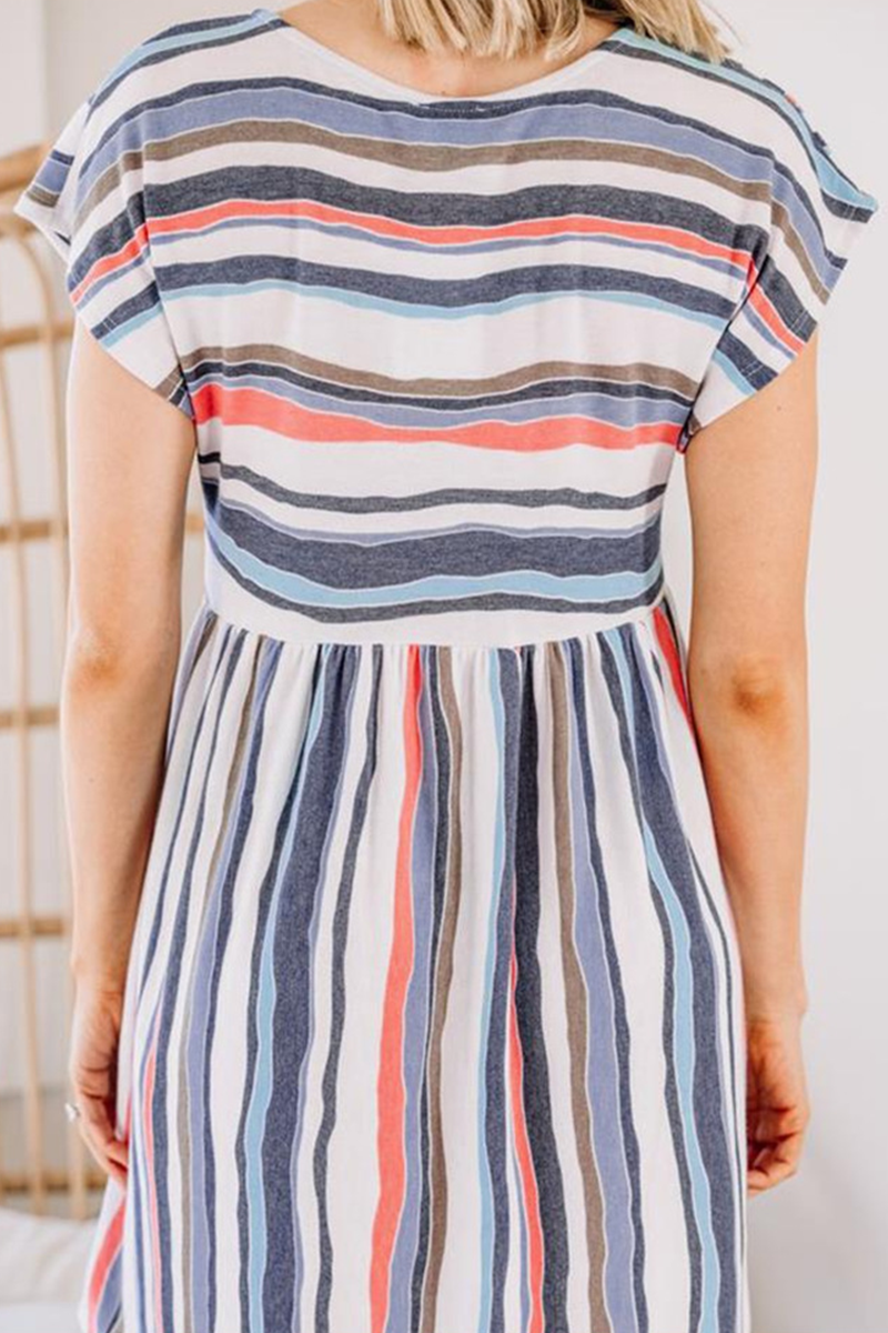 Beautifully Finished Dress in a Timeless Design