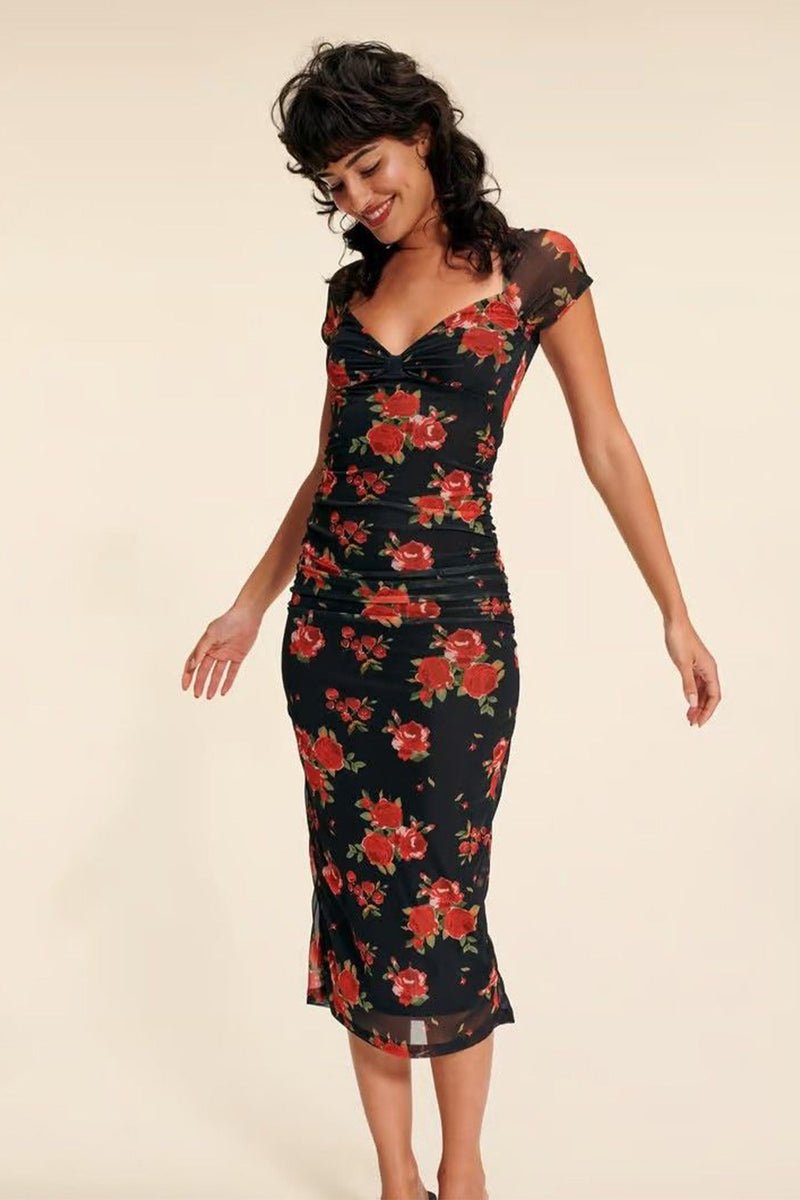 Well Tailored Dress with a Graceful Silhouette