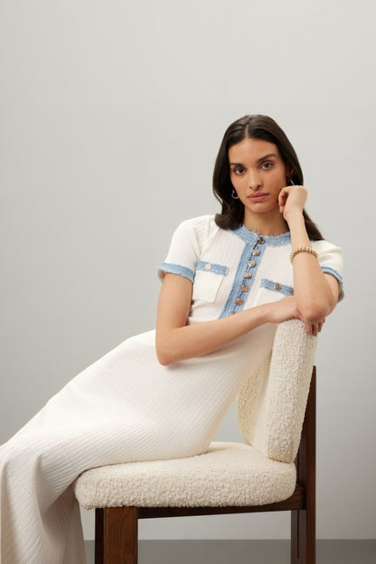 Beautifully Finished Dress in a Timeless Design