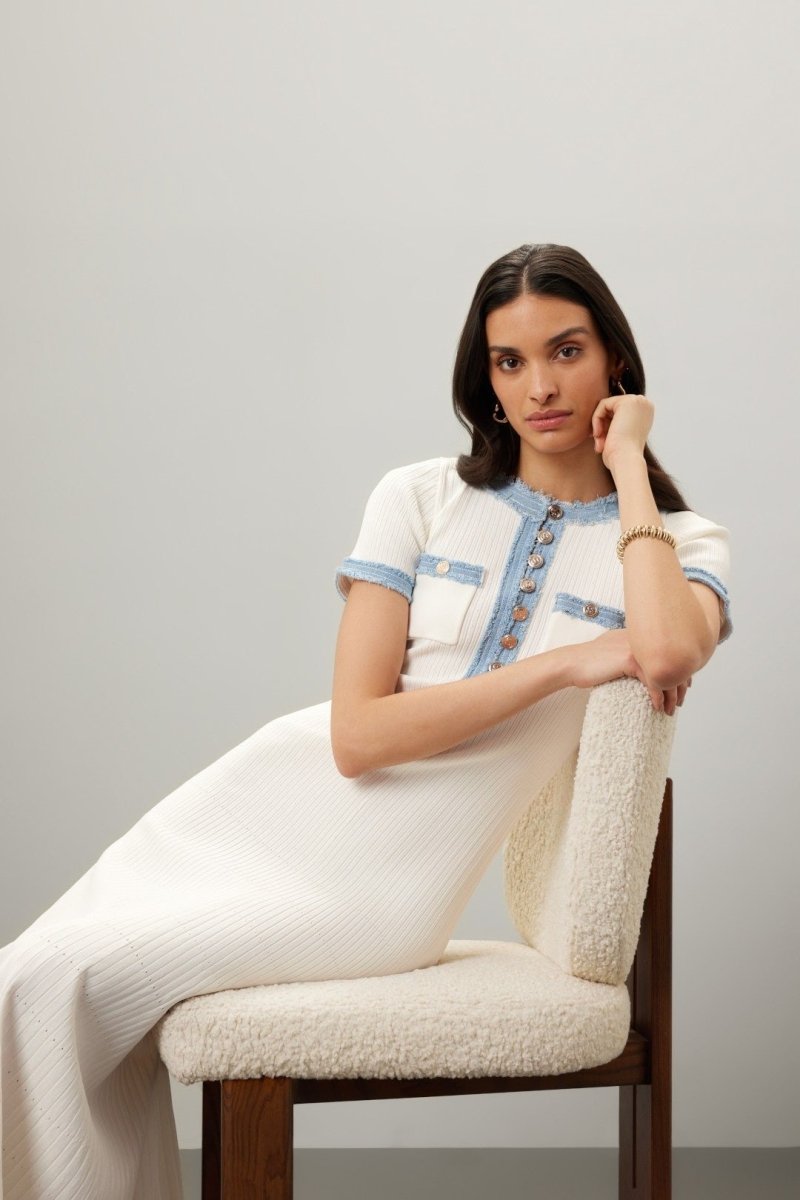 Beautifully Finished Dress in a Timeless Design