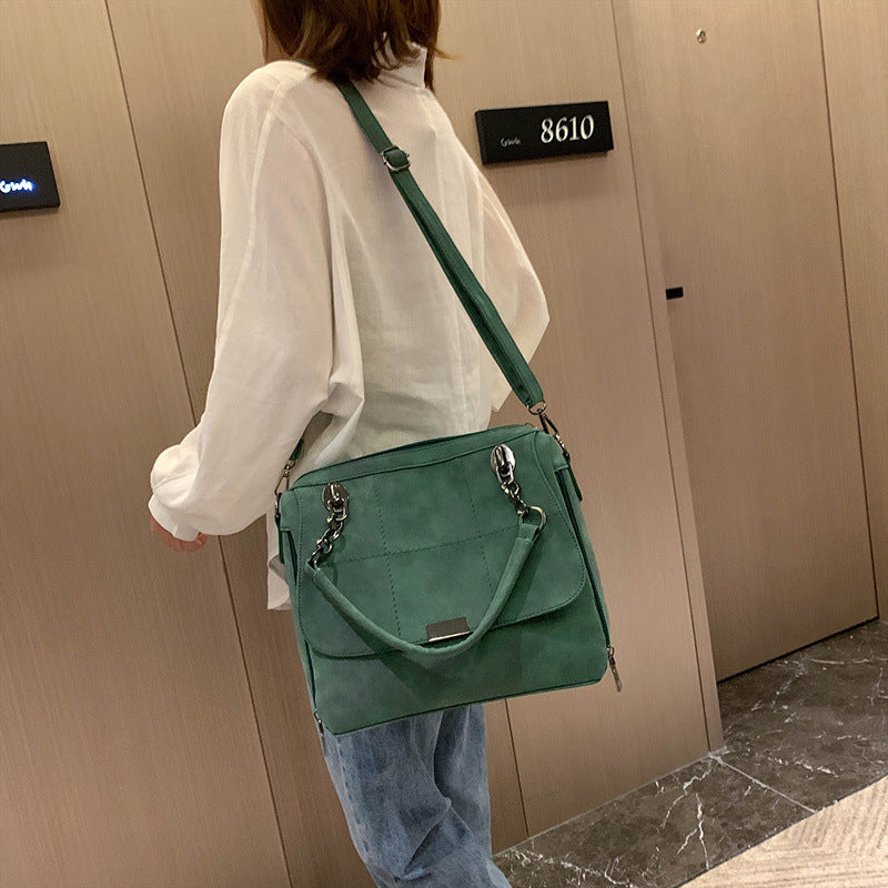 Gracefully Styled Bag for Any Occasion