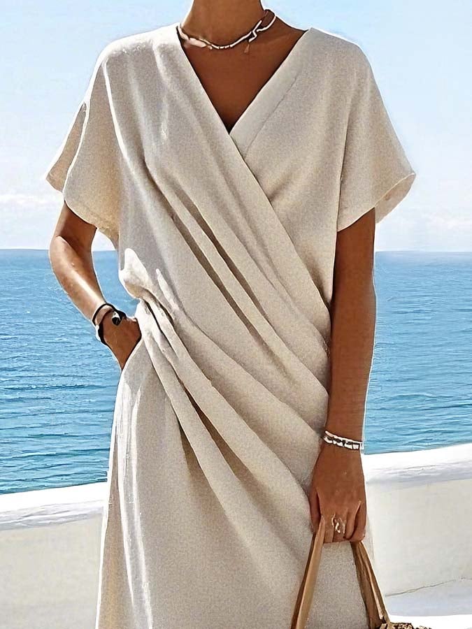 Effortlessly Elegant Dress with a Timeless Design