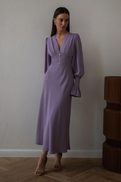 Classic Vintage Dress with a Flattering Fit