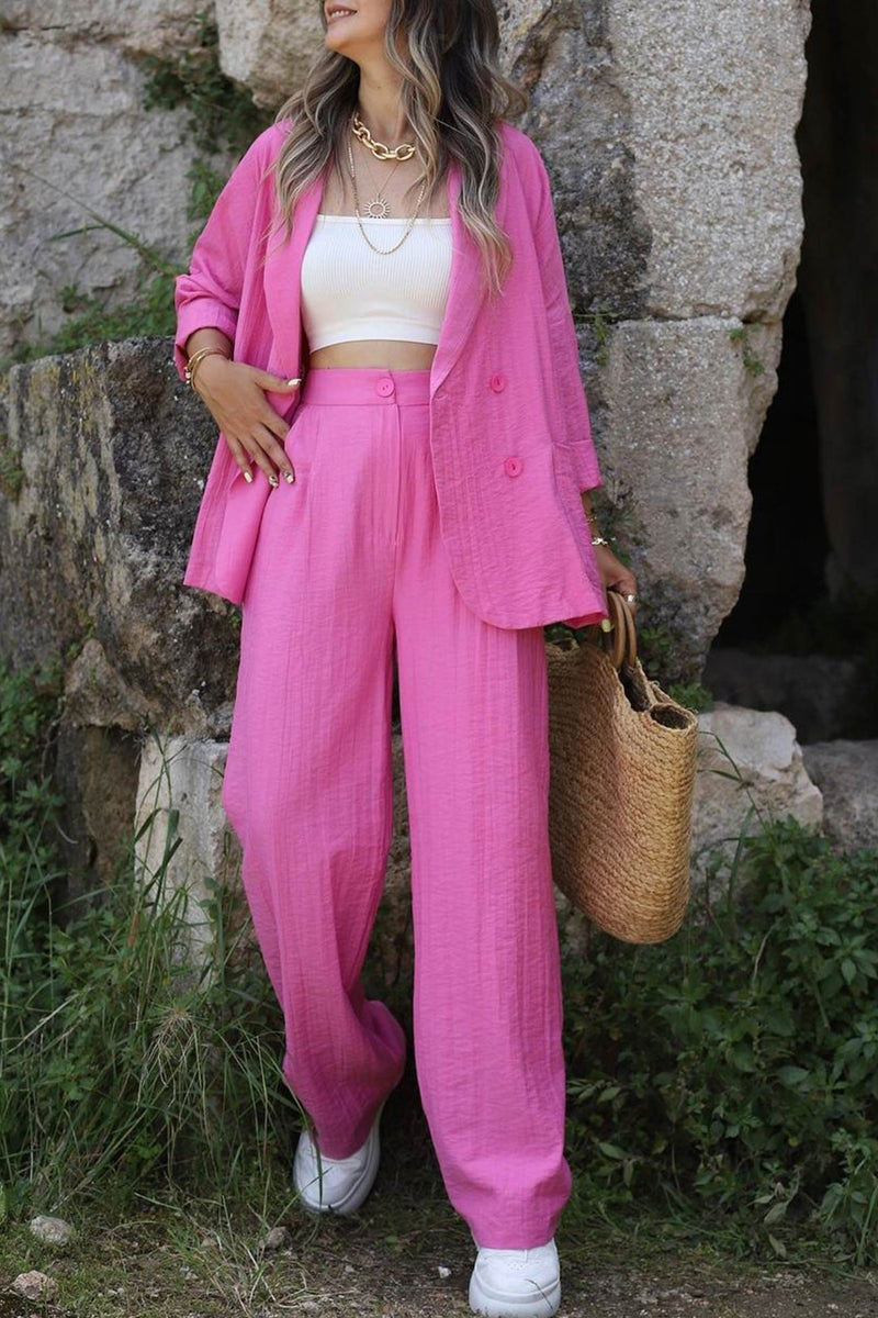 Effortlessly Elegant Pants with a Timeless Design