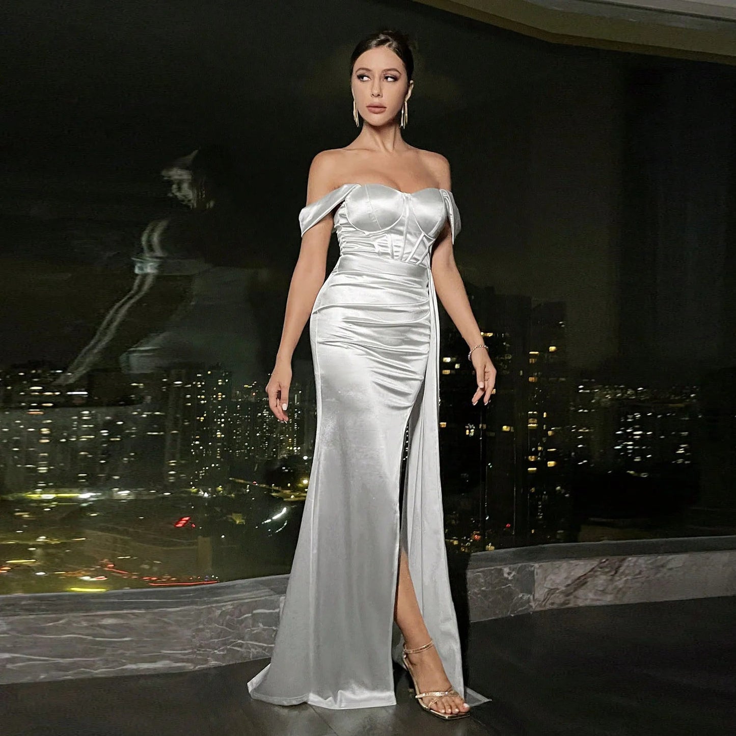 Beautifully Crafted Dress in a Classic Style