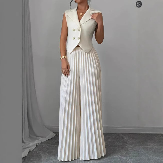 Effortlessly Elegant Pants with a Timeless Design
