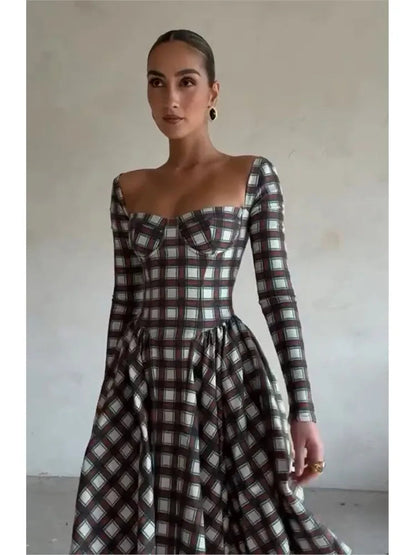 Effortlessly Elegant Dress with a Timeless Design