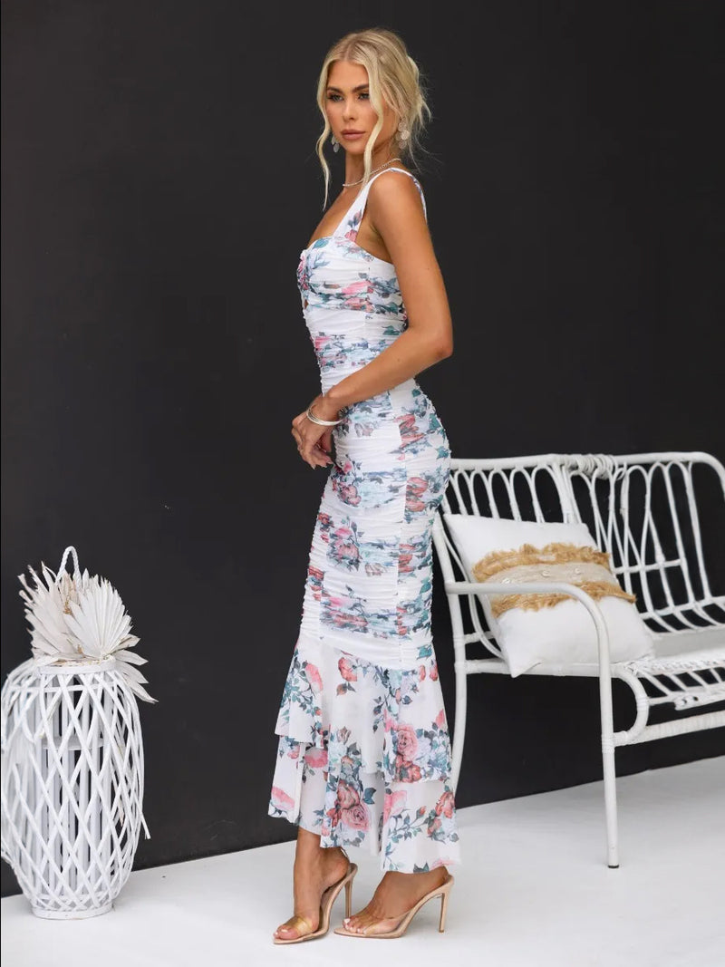 Gracefully Styled Dress for Any Occasion