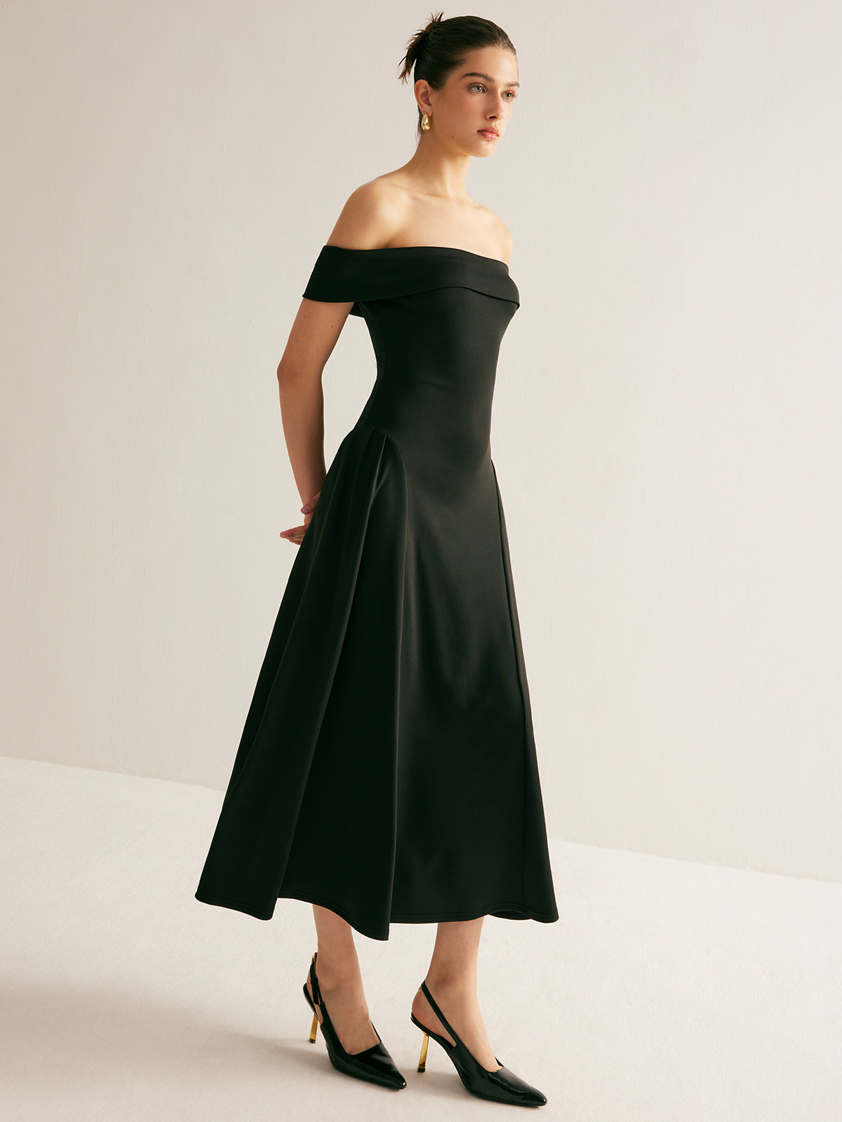 Classic Vintage Dress with a Flattering Fit