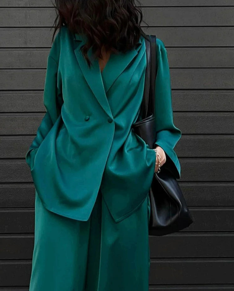 Classic Vintage Trousers with a Flattering Fit