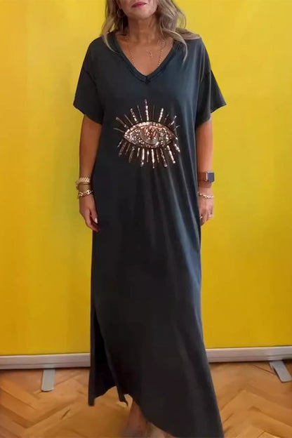Beautifully Finished Dress in a Timeless Design