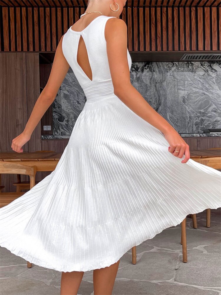 Effortlessly Elegant Dress with a Timeless Design
