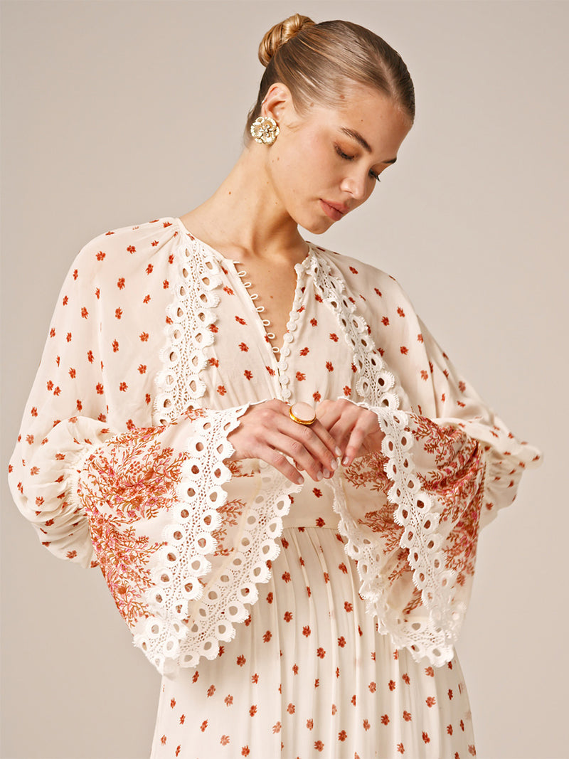 Gracefully Styled Dress for Any Occasion