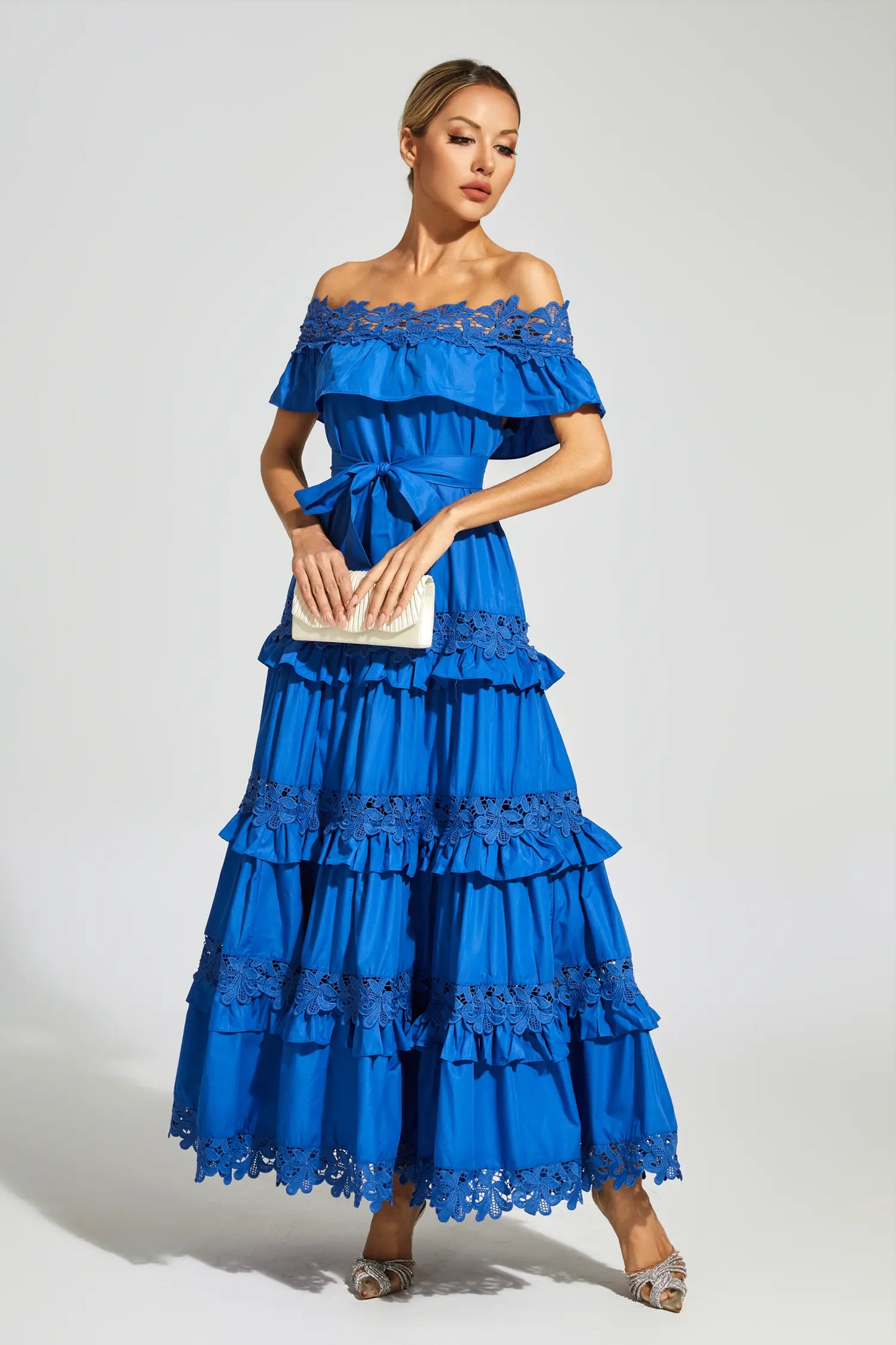 Effortlessly Elegant Dress with a Timeless Design