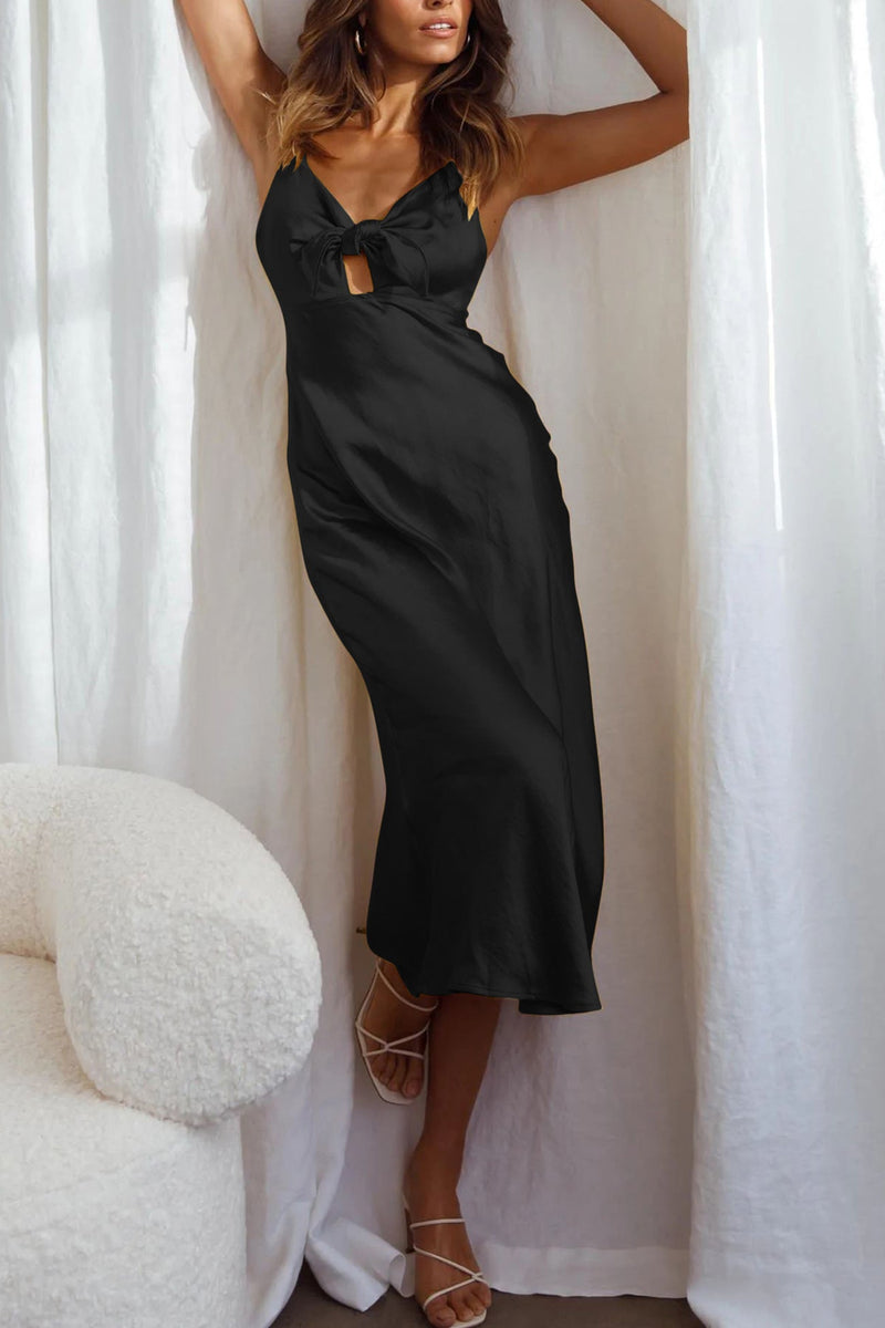 Beautifully Finished Dress in a Timeless Design