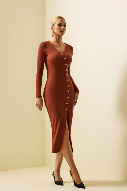 Gracefully Styled Dress for Any Occasion