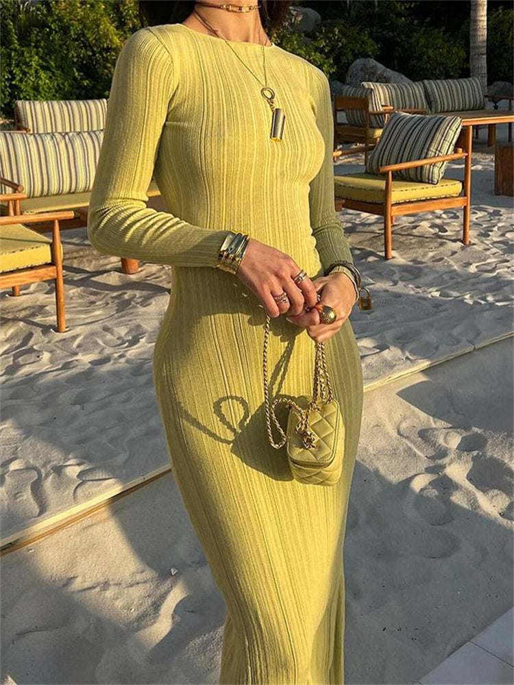 Beautifully Finished Dress in a Timeless Design