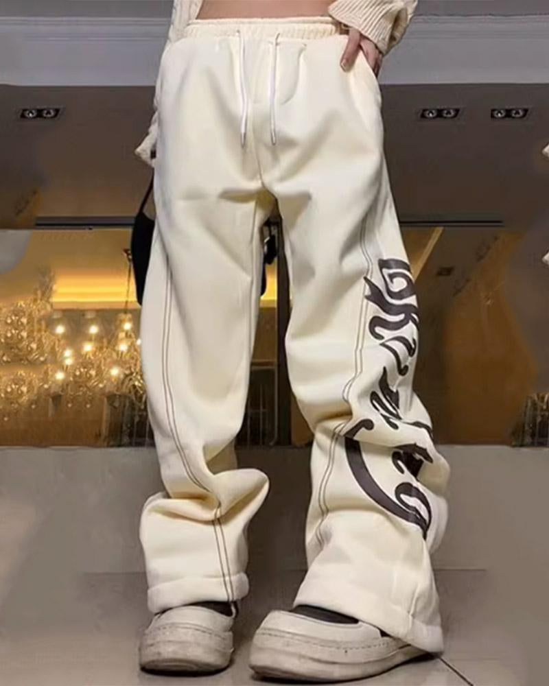 Elegantly Styled Pants for Everyday Wear