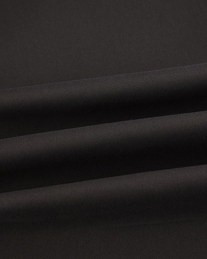 Effortlessly Elegant Pants with a Timeless Design