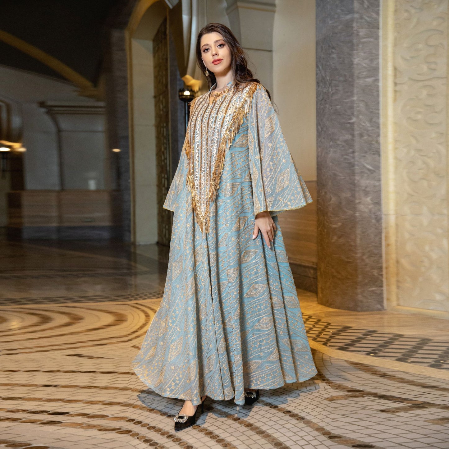 Beautifully Finished Dress in a Timeless Design