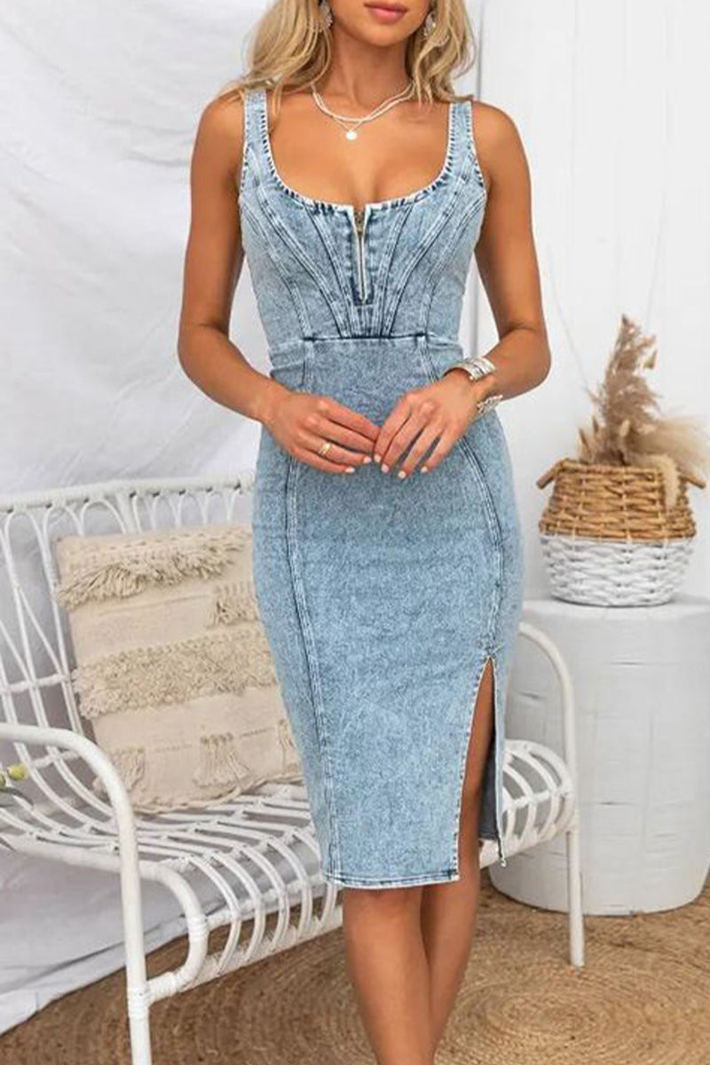 Well Tailored Dress with a Graceful Silhouette