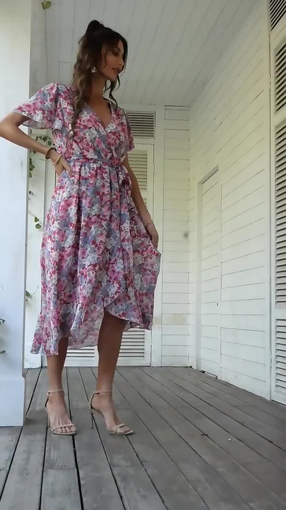 Beautifully Finished Dress in a Timeless Design