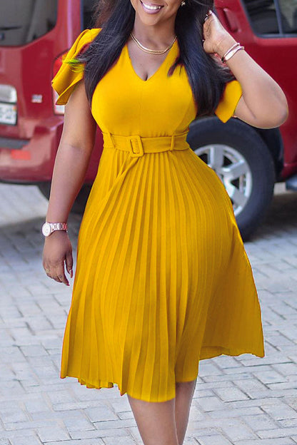 Beautifully Finished Dress in a Timeless Design