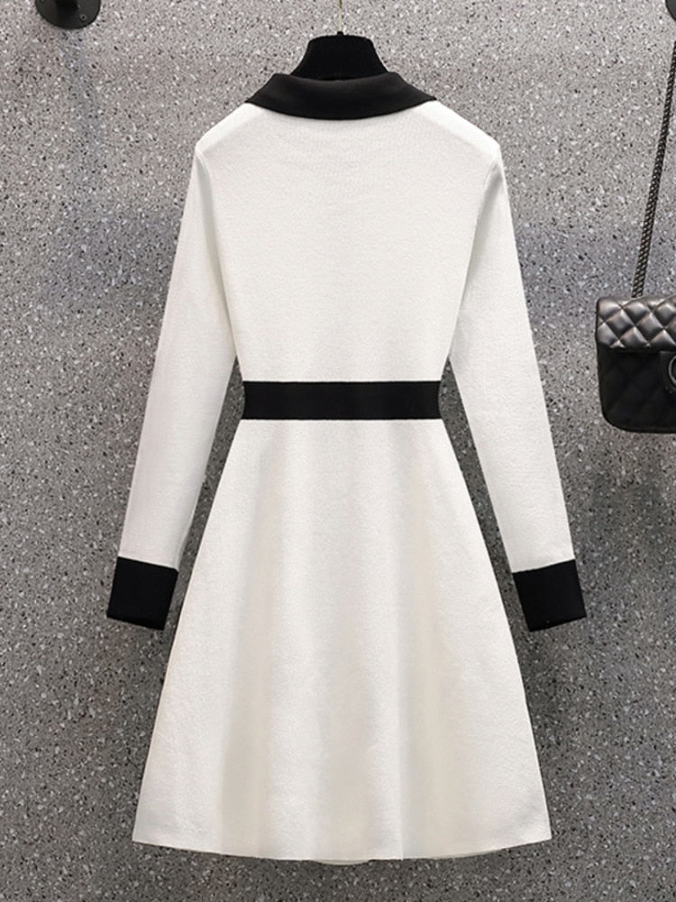 Effortlessly Elegant Dress with a Timeless Design