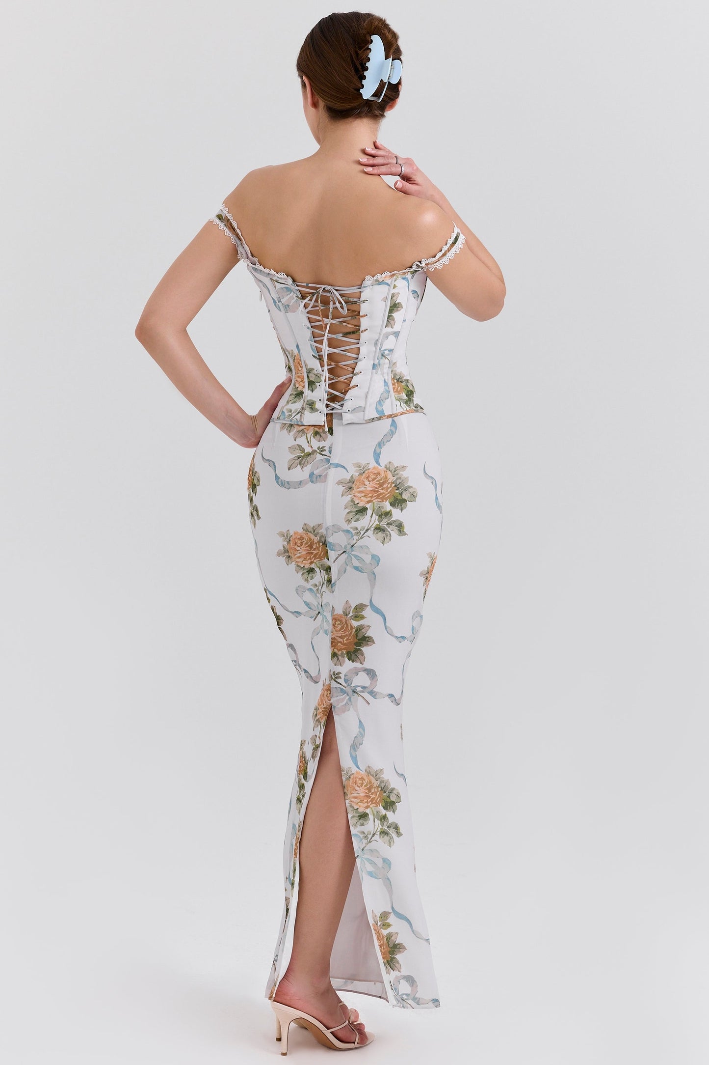 Beautifully Finished Dress in a Timeless Design