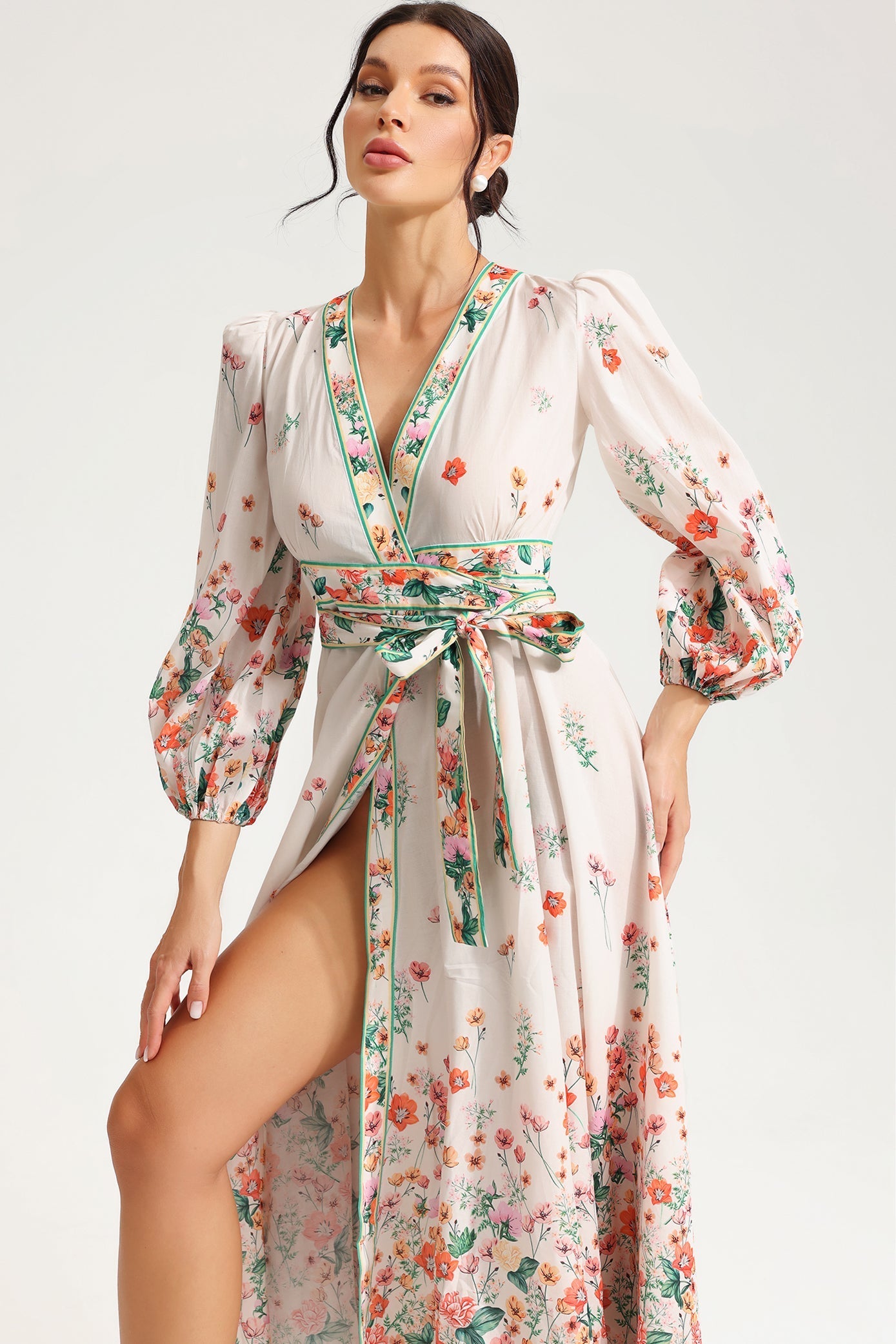 Beautifully Finished Dress in a Timeless Design