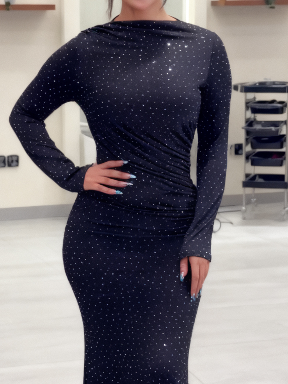 Effortlessly Elegant Dress with a Timeless Design