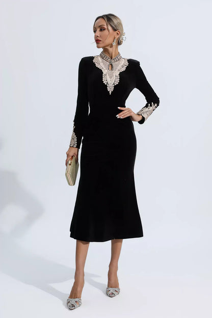 Gracefully Styled Dress for Any Occasion