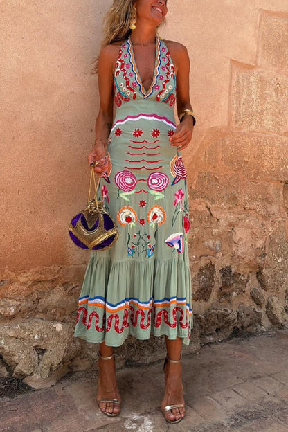 Beautifully Finished Dress in a Timeless Design