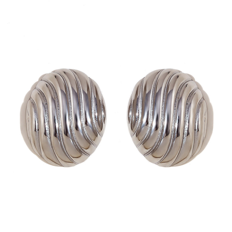 Charming Gold Earring for Any Occasion