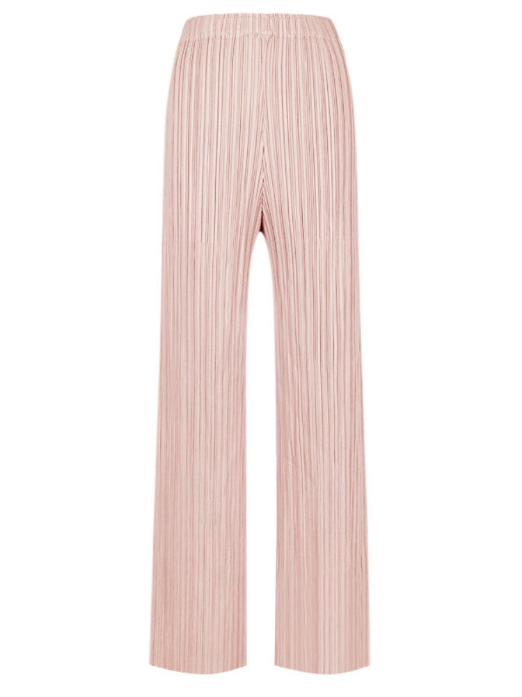 Well Tailored Pants with a Graceful Silhouette