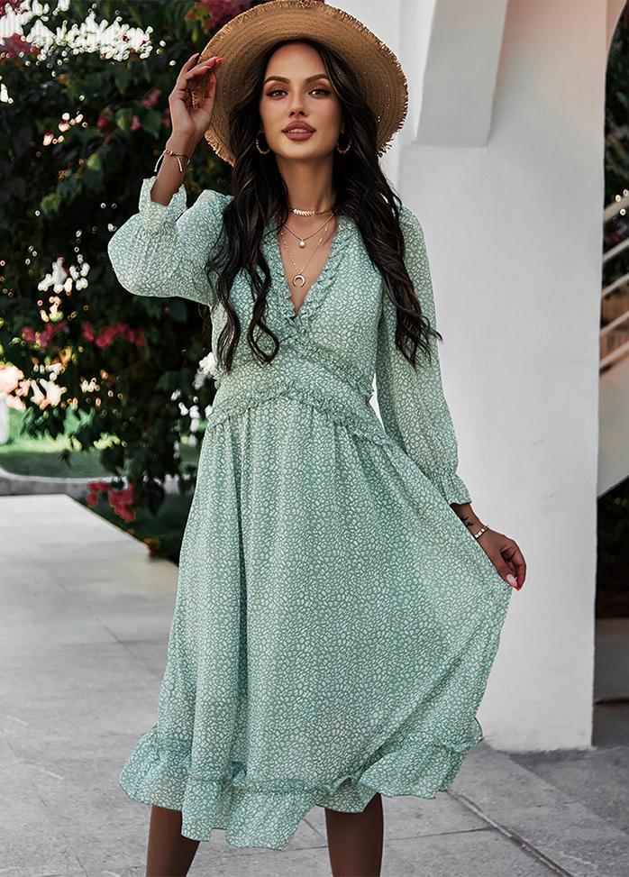 A Vintage Style Dress with Delicate Timeless Details