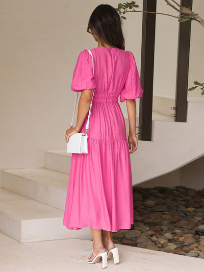 Effortlessly Elegant Dress with a Timeless Design