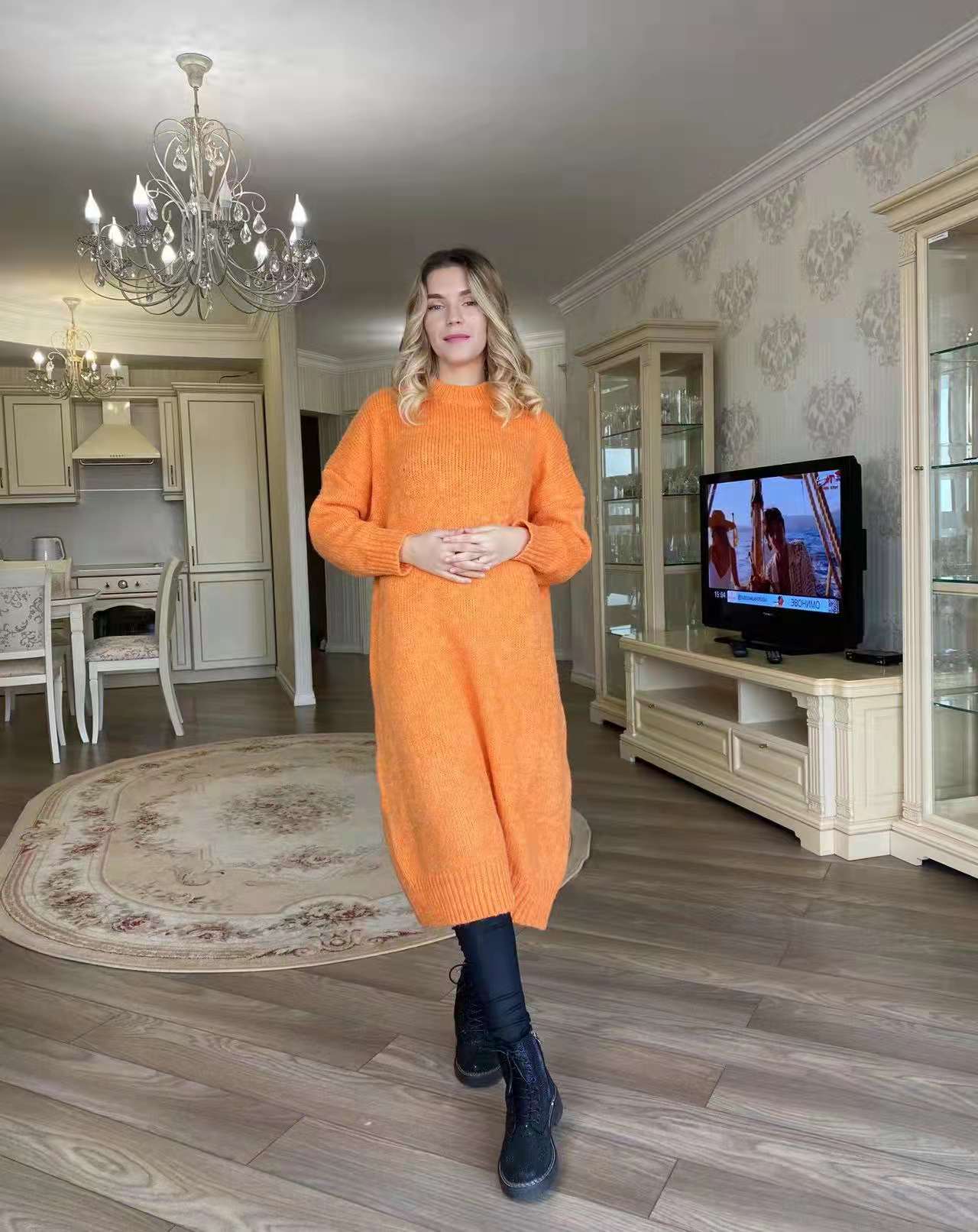 Effortlessly Elegant Sweater with a Timeless Design