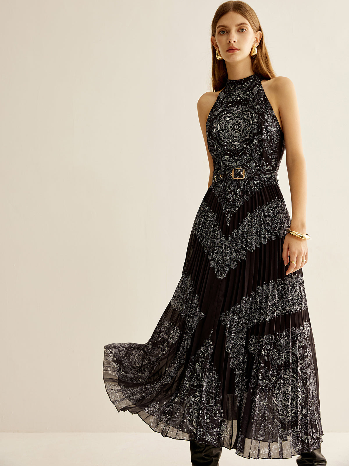 Sophisticated Dress with a Clean Classic Look